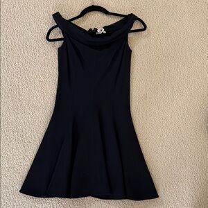 Halston Hertigage Elegant Black Off-Shoulder Dress